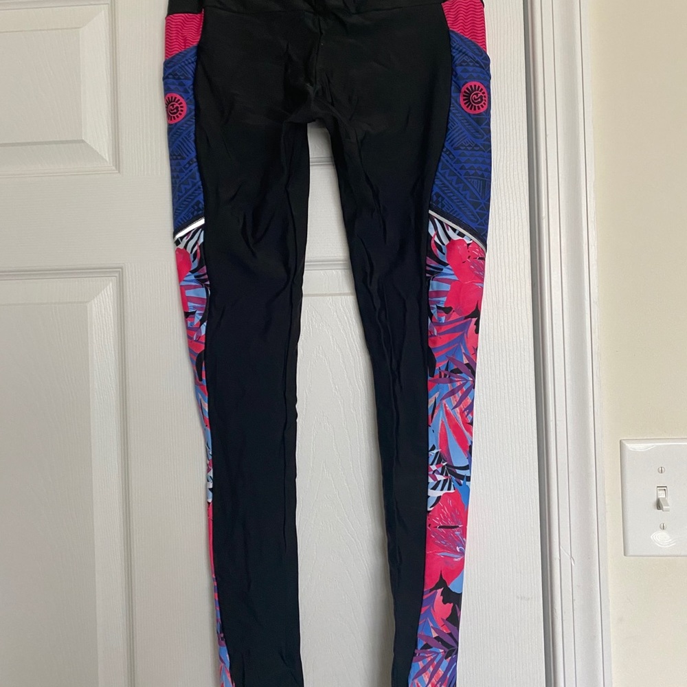 Tri Sirena Leggings: Small SPF 50